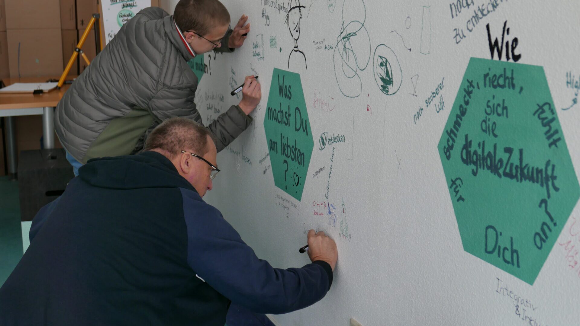 Ein Jahr MakerSpace Mayen-Koblenz Ein Jahr Innovation, Gemeinschaft und Zukunftsorientierung Ein Jahr MakerSpace Mayen-Koblenz Ein Jahr Innovation, Gemeinschaft und Zukunftsorientierung